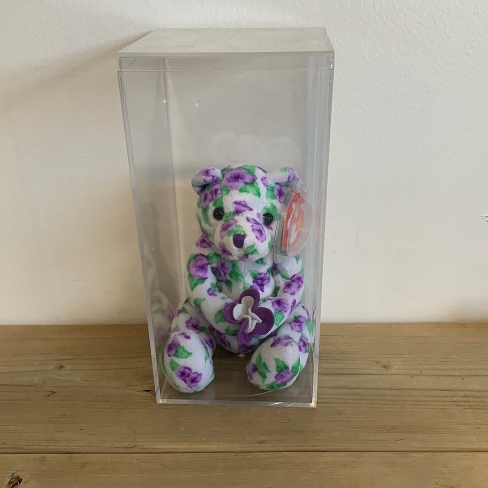 Retired NWT Corsage The Bear TY Beanie Baby Inside A Plastic Case Flower plush
